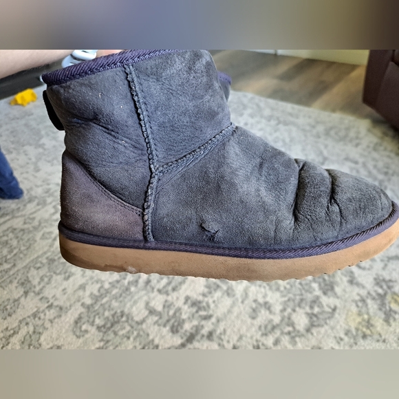 UGG Classic Mini Size 10 - Picture 10 of 11